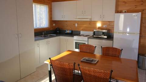 Waterfront Cabin 5 Share | Private kitchen | Fridge, microwave, stovetop, coffee/tea maker