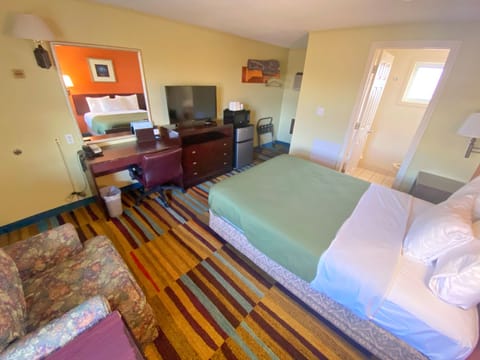 Standard Room, 1 Queen Bed, Smoking | Desk, iron/ironing board, free WiFi