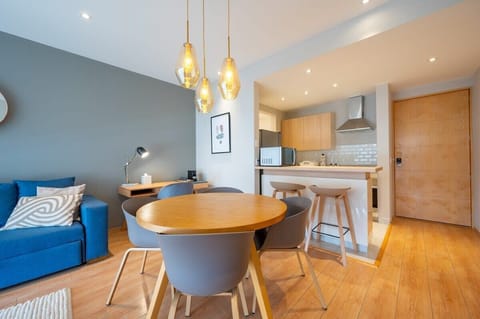 Modern and sophisticated dining room