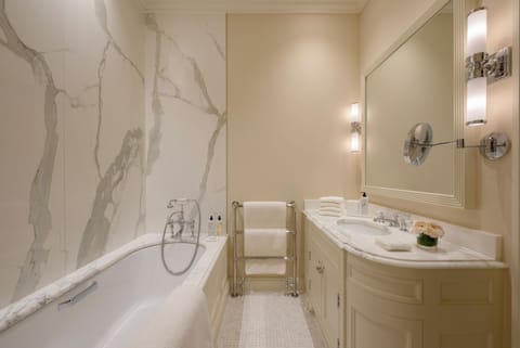 Superior Suite | Bathroom | Separate tub and shower, designer toiletries, bathrobes, slippers