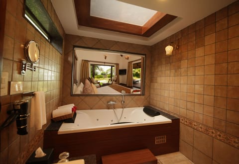 Presidential Studio Suite, 1 King Bed, Lake View, Lakeside | Bathroom | Shower, rainfall showerhead, hair dryer, bathrobes