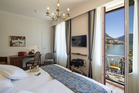 Panoramic Double Room, Balcony, Lake View | In-room safe, blackout drapes, free WiFi, bed sheets