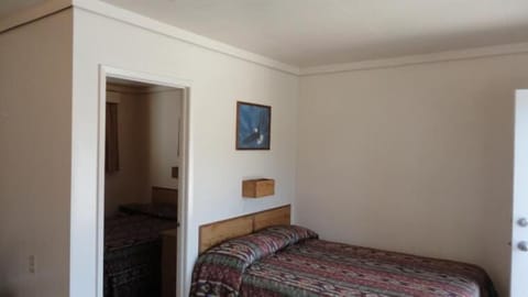 Double Room | Free WiFi, bed sheets