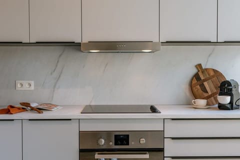 Modern and fully equipped kitchen