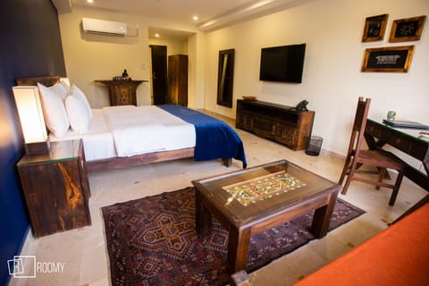 Deluxe Double Room | In-room safe, soundproofing, iron/ironing board, free WiFi