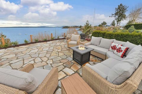Beach House Suite Outdoor Living.