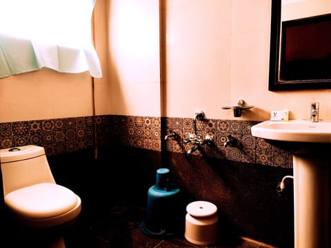 Deluxe Room | Bathroom