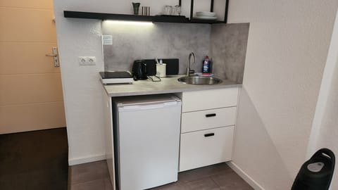 City Double Room (31) | Private kitchenette | Coffee/tea maker