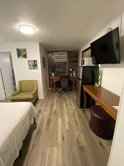 Standard Single Room | Down comforters, desk, laptop workspace, free WiFi
