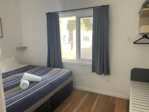 South Thomsom Premium Two Bedroom | Individually furnished, cribs/infant beds, rollaway beds, free WiFi
