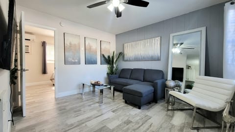 Executive Suite | Living area