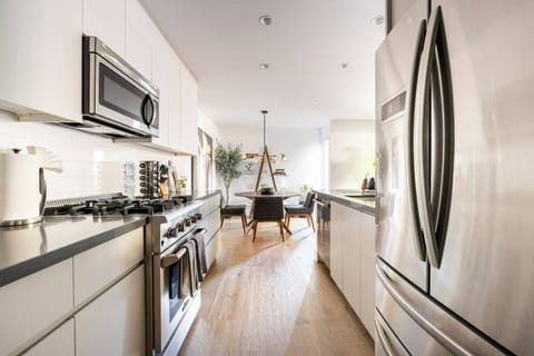 H111 photo 4 kitchen