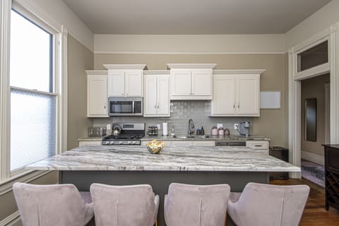 Snacks are provided for guests upon arrival.