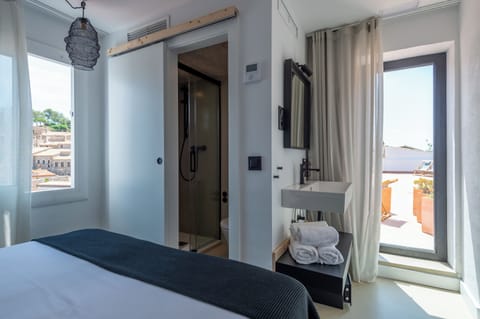 Habitación Mar Menuda | Hypo-allergenic bedding, in-room safe, individually decorated, free WiFi