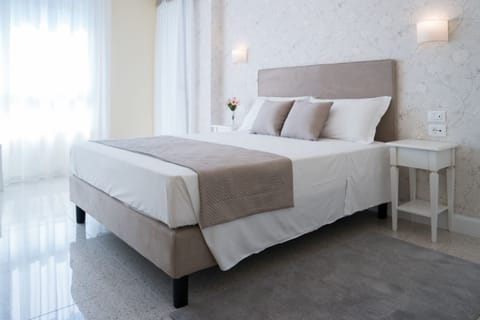 Soundproofing, free WiFi, bed sheets