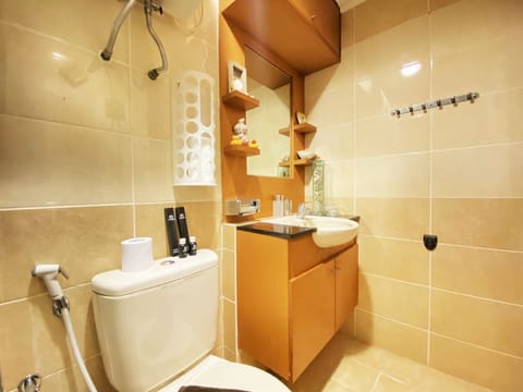 Deluxe Apartment | Bathroom