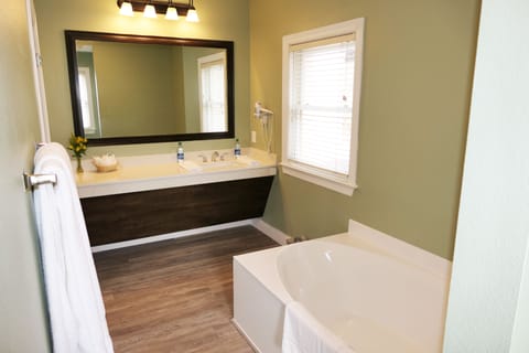 Standard Single Room | Bathroom | Designer toiletries, hair dryer, towels, soap