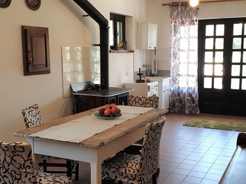 House | Private kitchen | Stovetop, coffee/tea maker, highchair