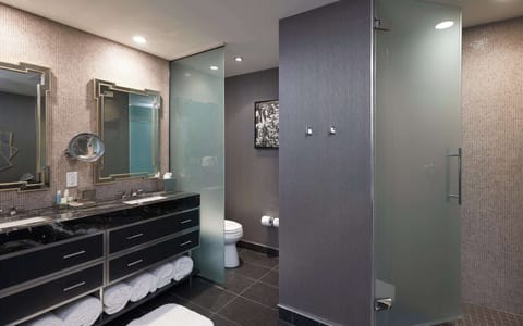 Suite, 1 Bedroom (Performer) | Bathroom | Designer toiletries, hair dryer, bathrobes, towels