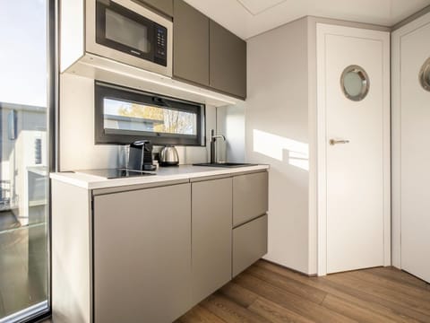 Mobile Home | Private kitchen