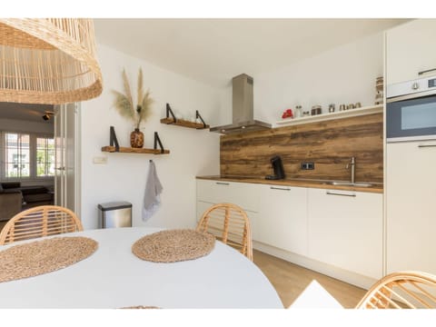 House | Private kitchen | Highchair