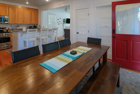 The dining table comfortably seats eight