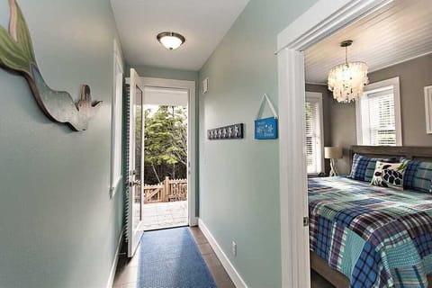 Back entry on bottom floor