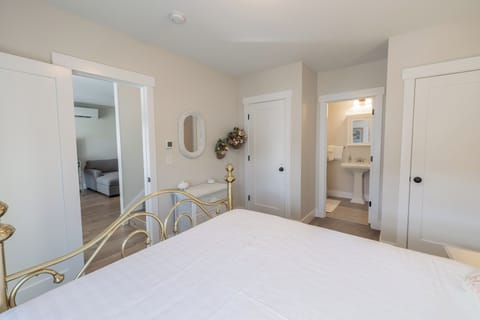 Queen bedroom with ensuite bath