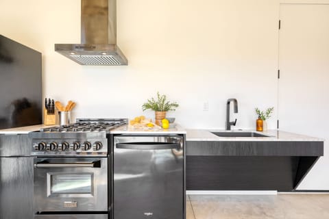 Modern appliances in the kitchen.