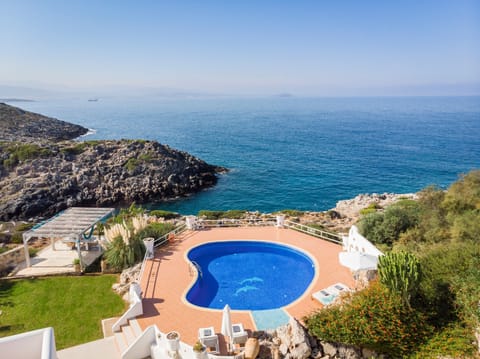Seafront Villa, amazing view of the Aegean Sea!