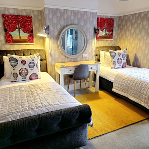 Deluxe Twin Room, Ensuite (The Old Vic -9)