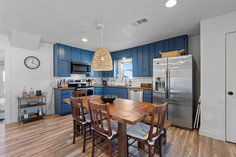 Kitchen / Dining area with all that you need!