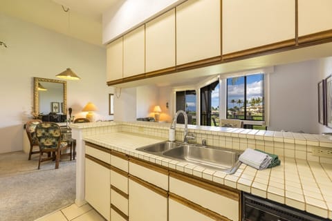 Condo, 1 Bedroom | Private kitchen | Fridge, oven, coffee/tea maker, toaster