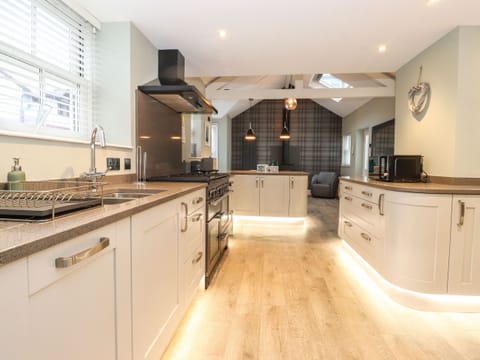 Fridge, dishwasher, electric kettle, toaster