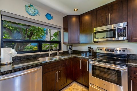 Condo, 2 Bedrooms | Private kitchen | Fridge, oven, coffee/tea maker, toaster