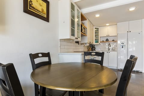 Condo, 2 Bedrooms | Dining