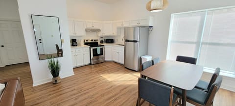 Condo, Multiple Beds, Kitchen, City View | Dining