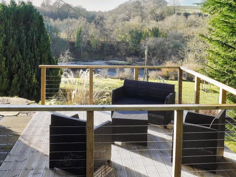 Exterior | Riverside Cottage, Larkhall