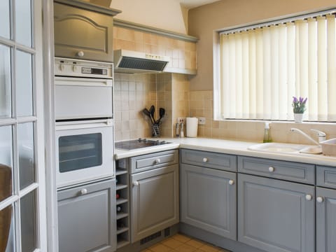 Kitchen | The ViewYr Olygfa, Glan Conwy