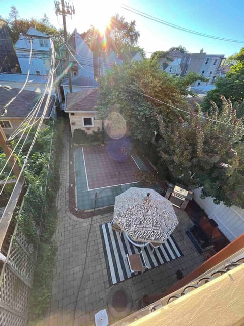 7d512ca5 d1d1 47a8 9907 8cc7ad4b40e5