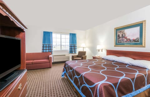 Suite, 1 King Bed, Non Smoking | In-room safe, free WiFi, bed sheets