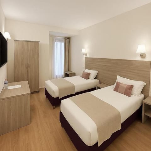 Premium bedding, individually decorated, individually furnished, desk