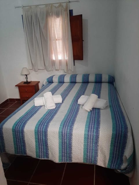 Basic Double Room | Free WiFi, bed sheets