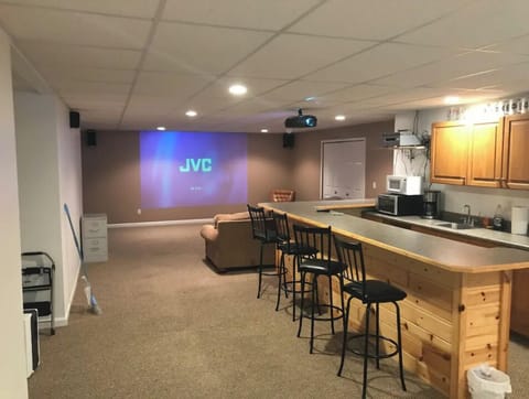 Basement Bedroom Suite in the country with Hot Tub Apartment in Ohio