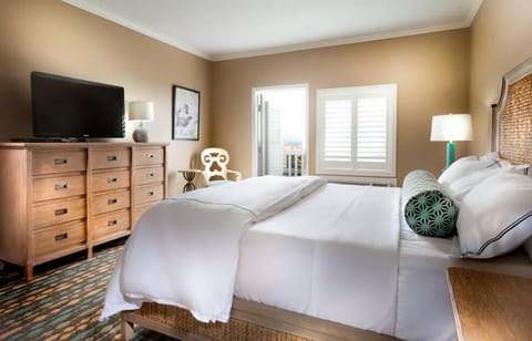 Suite, 1 King Bed, Bay View (Presidential Suite) | In-room safe, individually decorated, individually furnished