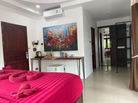 Superior Double Room, 1 Bedroom | Minibar, individually decorated, individually furnished, desk