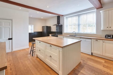 Silton Hall, Nether Silton - Host & Stay