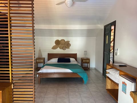 Superior Room, 1 Bedroom, Jetted Tub, Pool View | Bed sheets