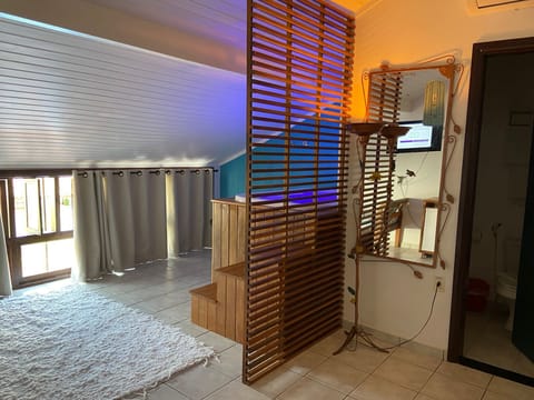 Superior Room, 1 Bedroom, Jetted Tub, Pool View | Bed sheets