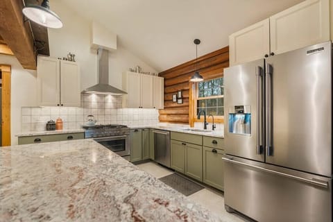 Fully functional kitchen. Ready for fun family meals.